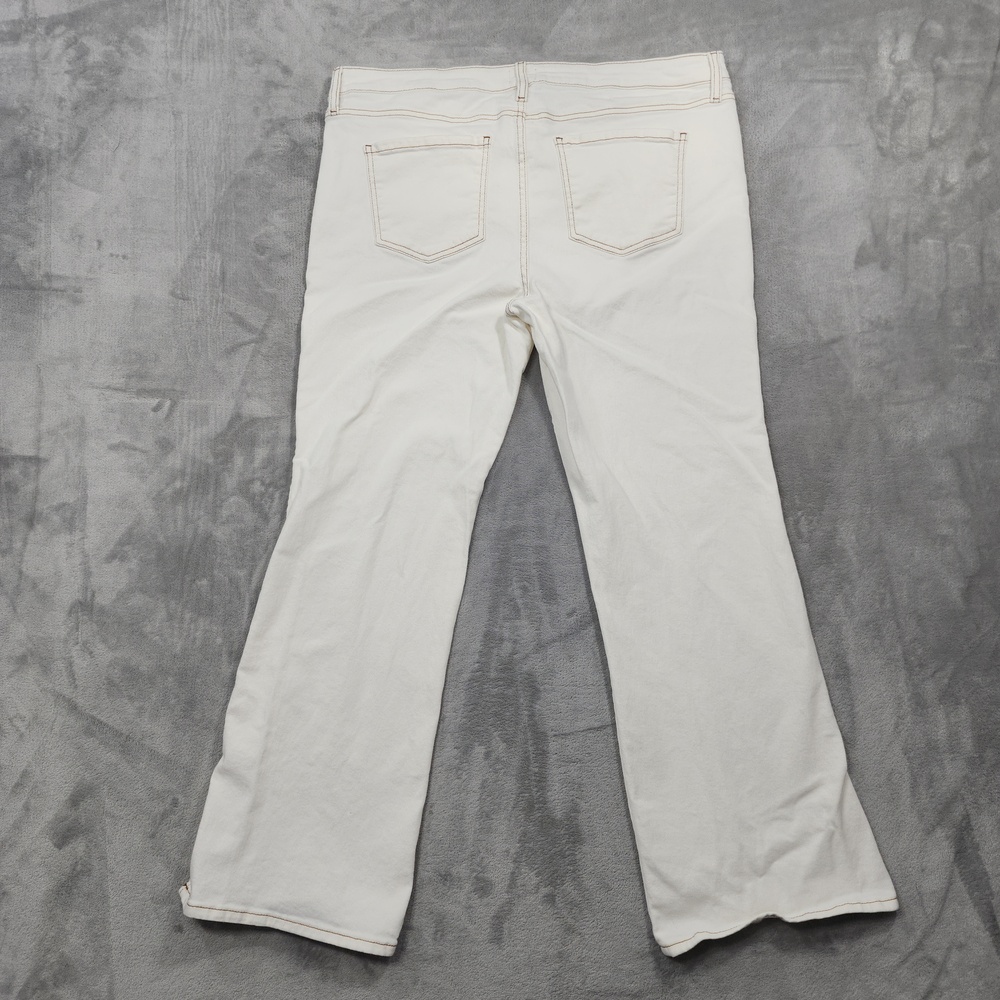 Time And Tru Jeans Womens 20 White Mid Rise Bootcut Slit Hem Stretch Casual - Picture 4 of 13